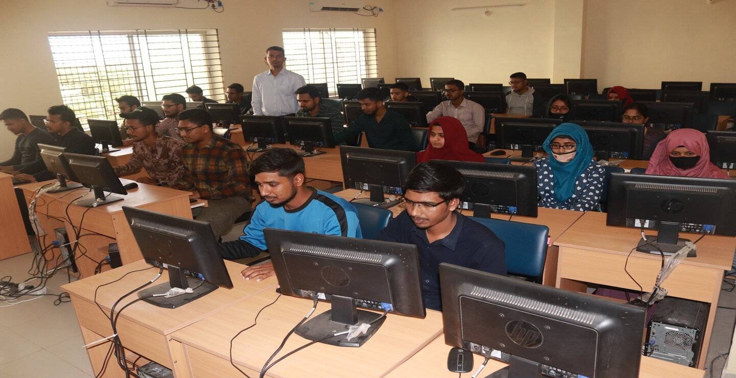 Computer Lab Comilla Comilla University | Department of Information and Communication Technology